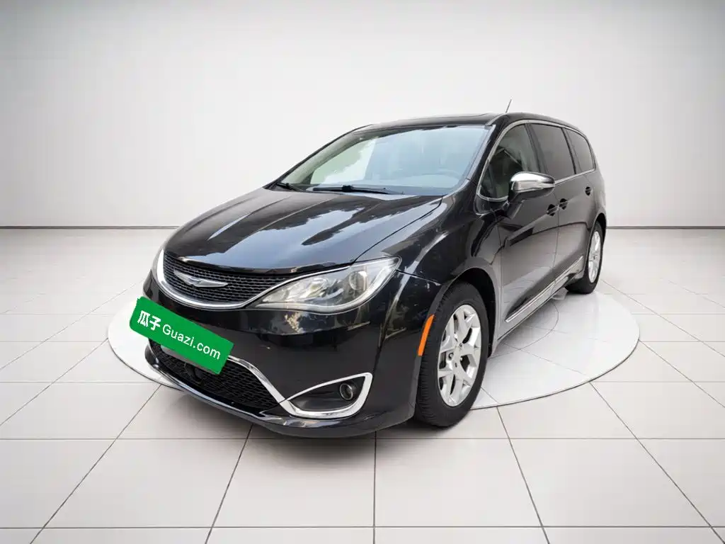 Фото 1 - Chrysler Pacifica
