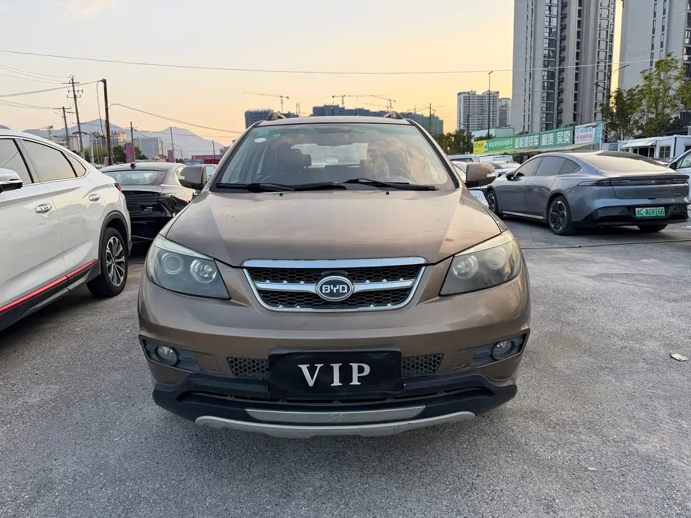 BYD S6 2014 2014 Model 2.0L Manual Exclusive 5-Seater