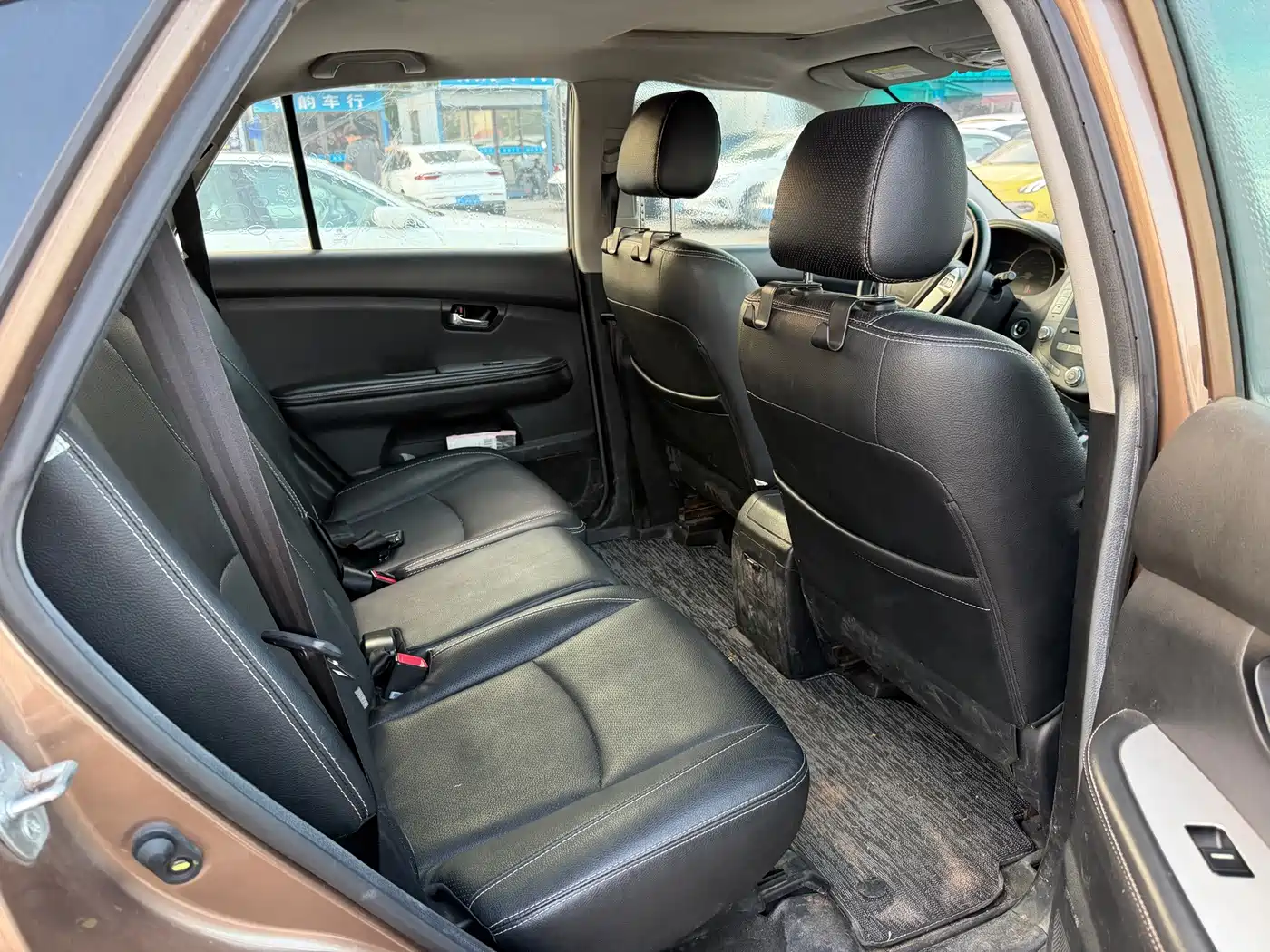 BYD S6 2014 2014 Model 2.0L Manual Exclusive 5-Seater