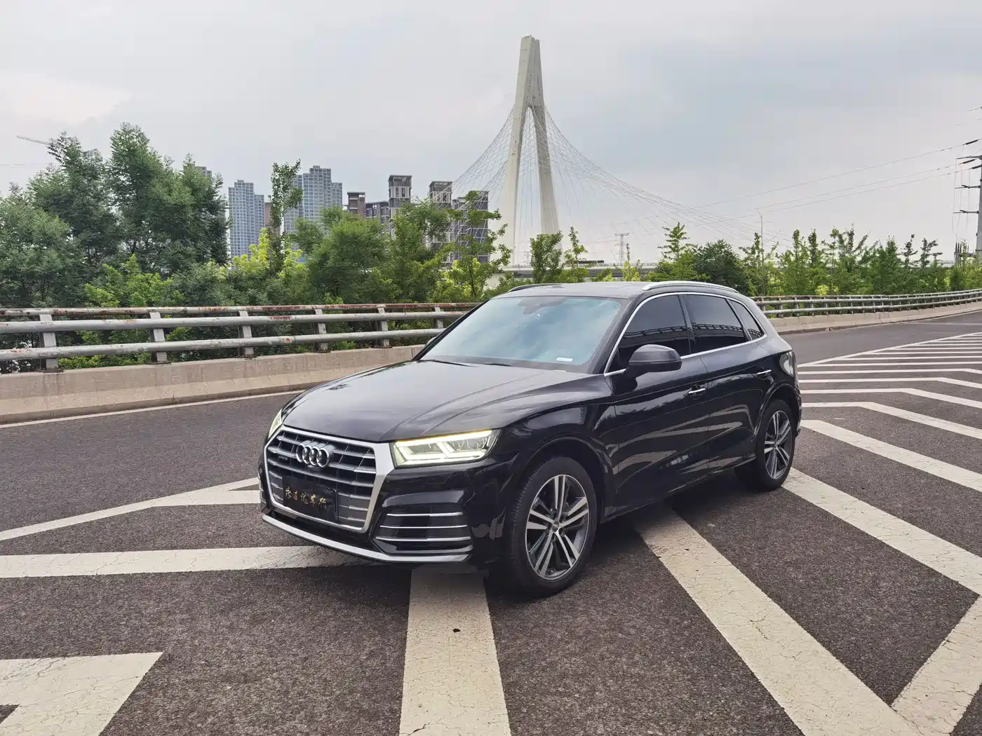 Audi Q5L 2020 Facelift 40 TFSI Honor Fashion фото 3