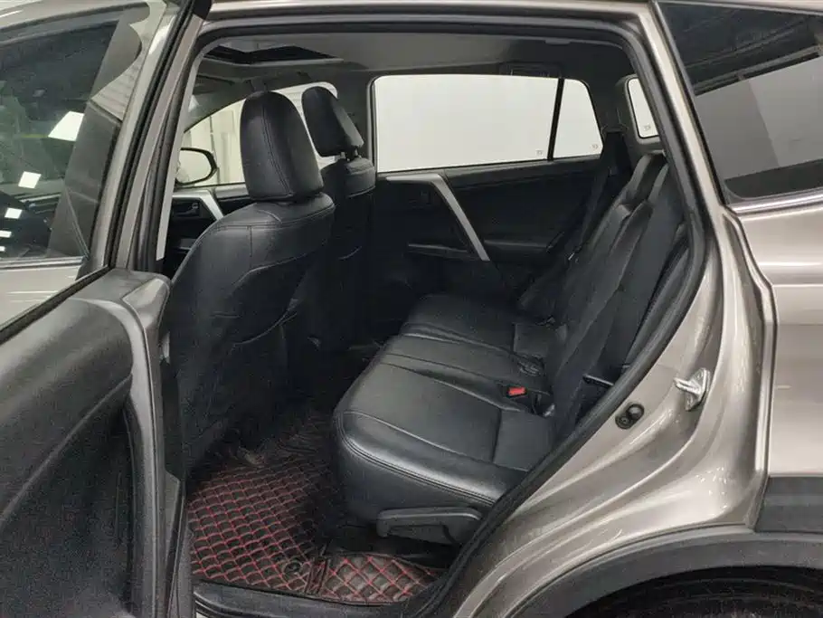 Toyota RAV4 Rongfang 2018 2.0L CVT 2WD Trend X Edition фото 11