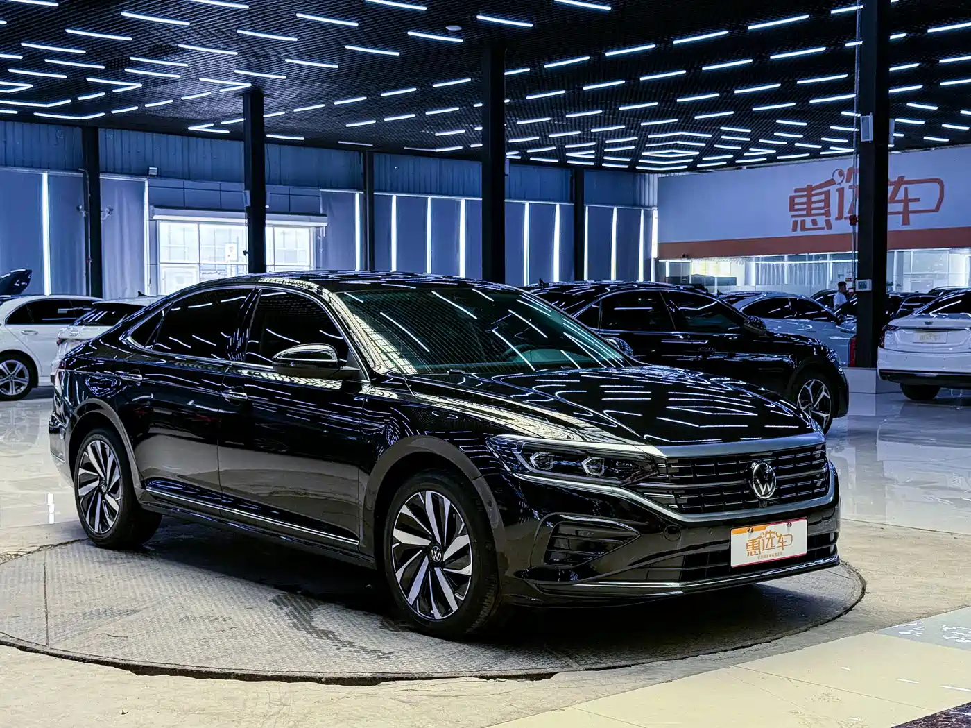 Фото 3 - Volkswagen Passat