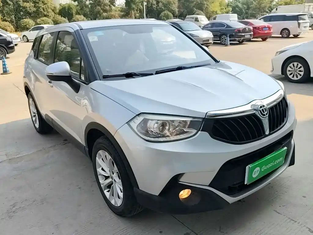 Фото 4 - Zhonghua V3