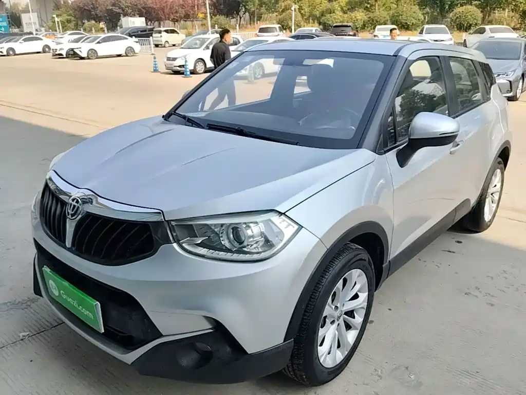 Фото 2 - Zhonghua V3
