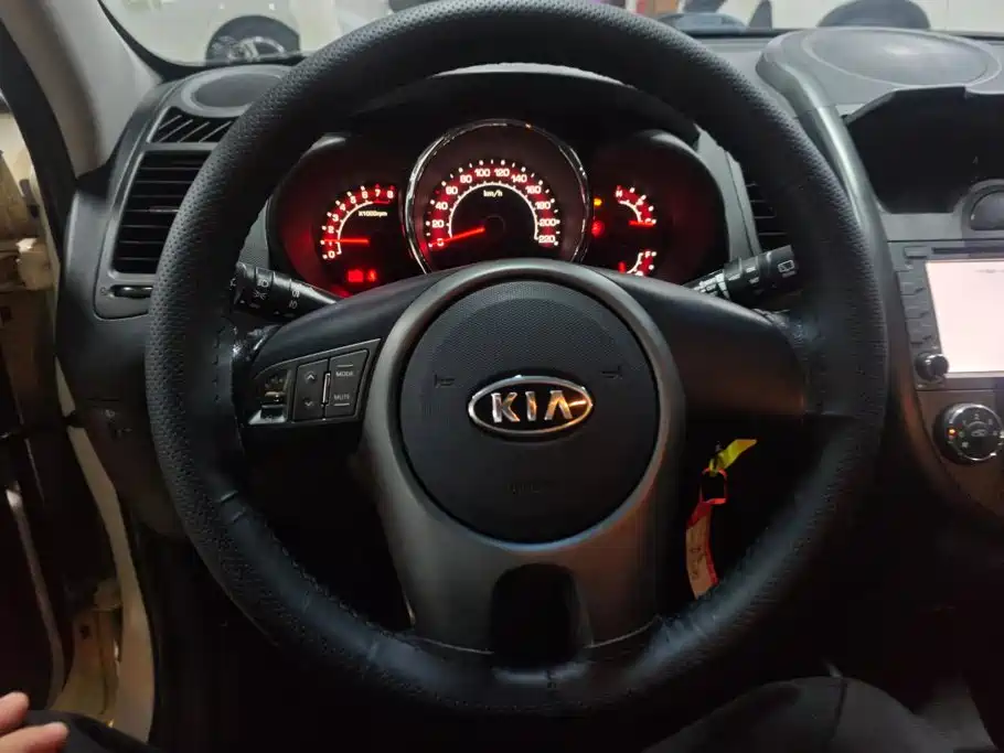 Kia Soul 2013 2012 1.6L MT GLS