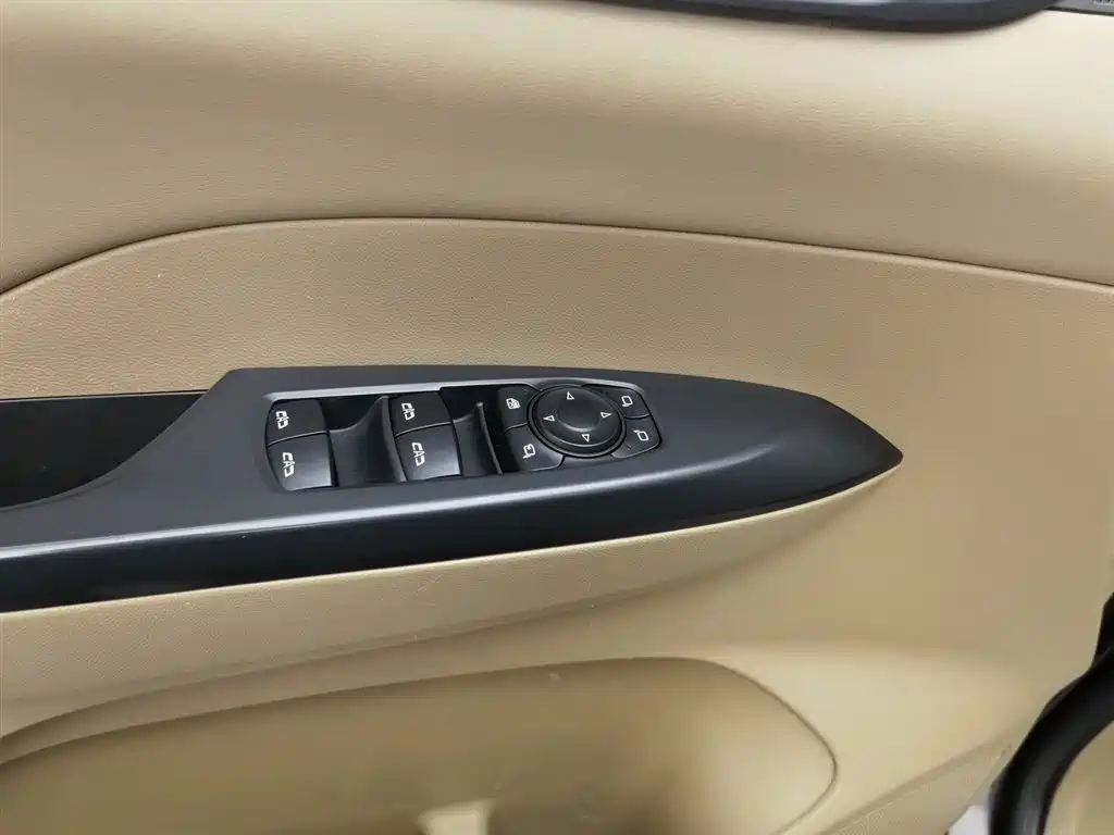 Buick GL8 2017 ES 28T Luxury China V фото 9