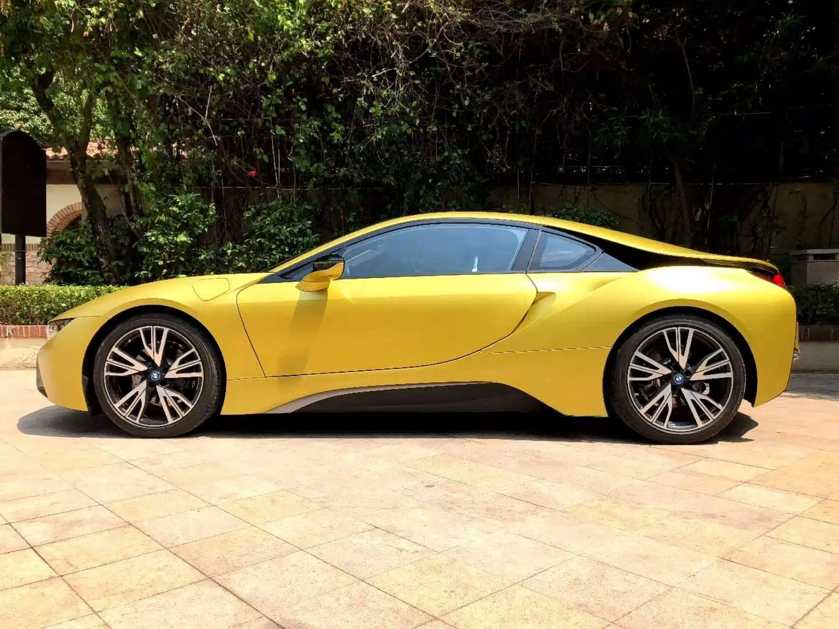 صورة 4 - BMW i8