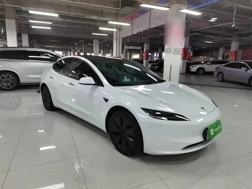 Tesla Model 3 2026 2025 Model Year Facelift Rear-Wheel Drive