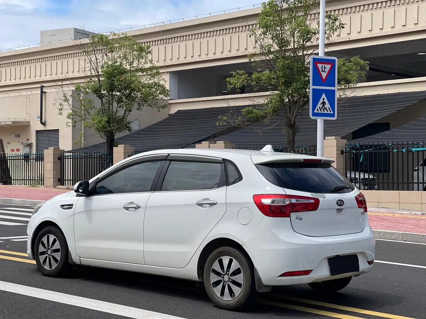 Фото 7 - Kia K2