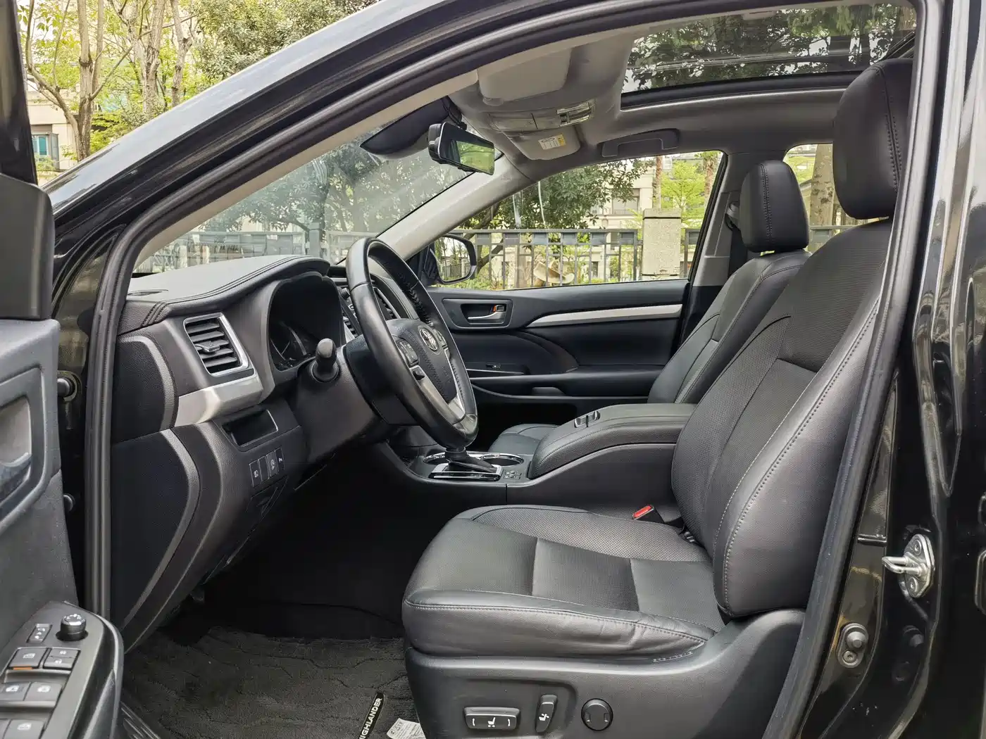 Toyota Highlander 2018 2.0T 4WD Luxury 7-seater China VI фото 12