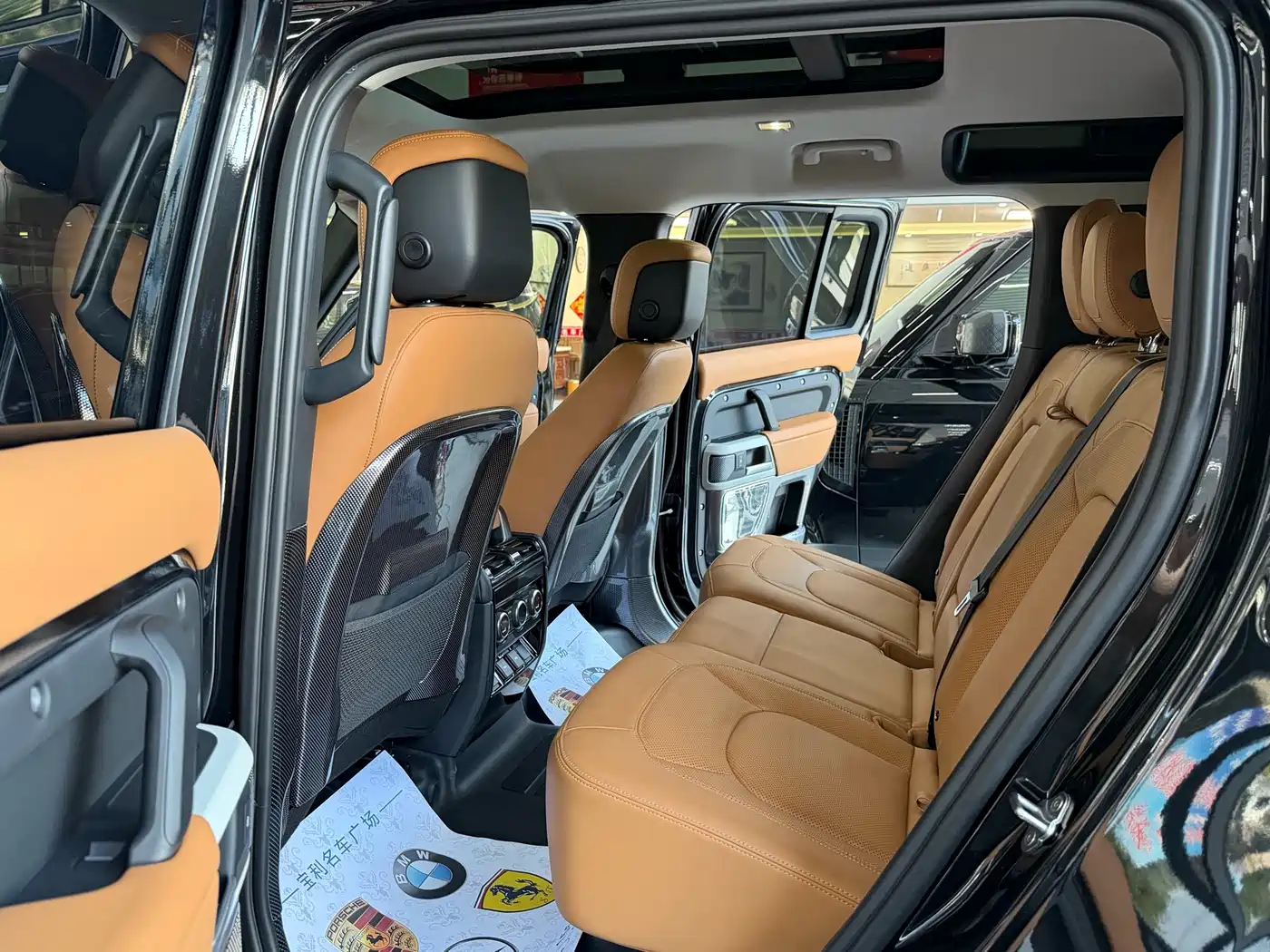 Land Rover Defender 2024 110 3.0T P400 Dark Special Edition фото 8