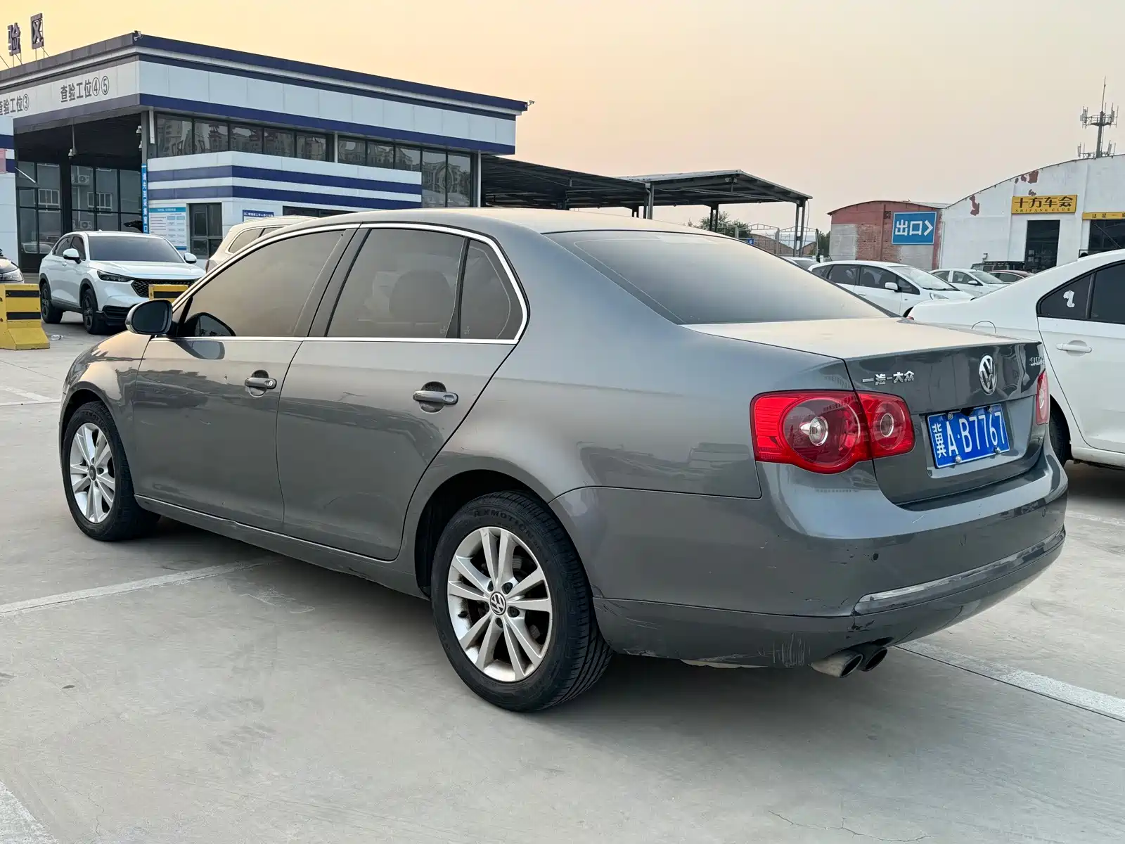 Photo 6 - Volkswagen Sagitar