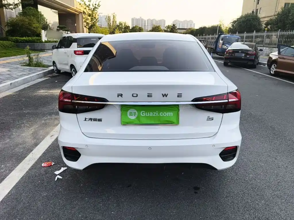 Фото 6 - Roewe i5