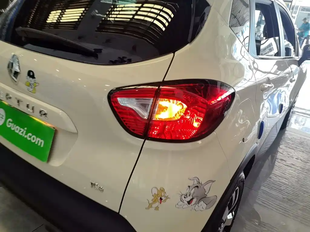 Renault Captur 2018 2015 Model 1.2T Automatic Standard Edition