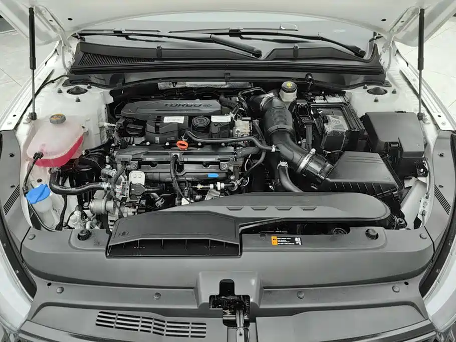 Photo 10 - Kia K5