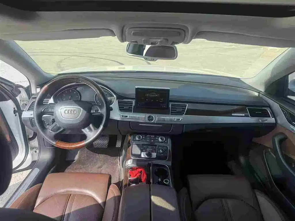 Audi A8 2014 A8L 45 TFSI quattro Comfort фото 5