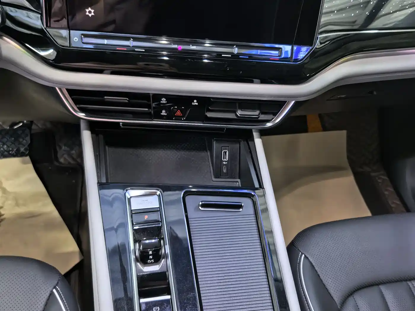 Volkswagen Teramont 2023 380TSI AWD Exclusive Luxury Edition фото 9