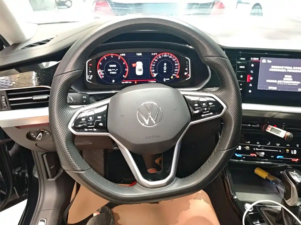 Фото 11 - Volkswagen Passat