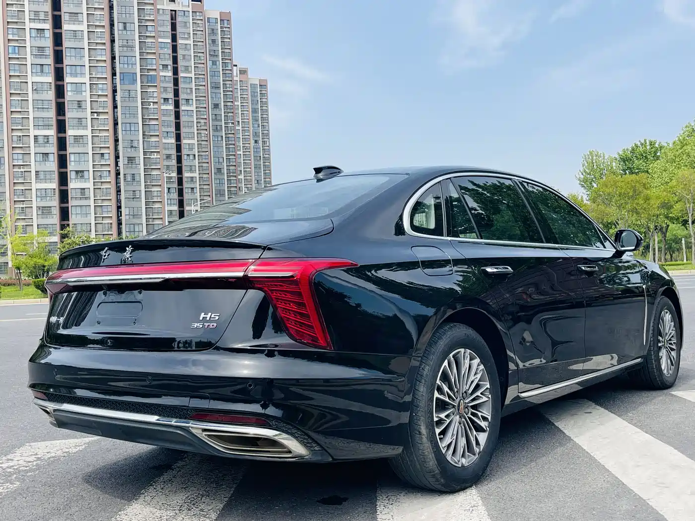 Hongqi H5 2024 1.5T DCT Smart Connect Flag Rhythm Edition фото 21