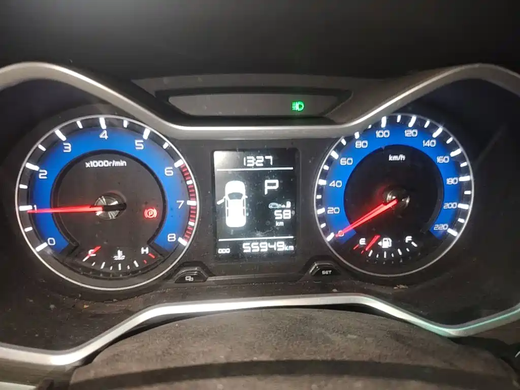 Фото 12 - Geely Vision X3