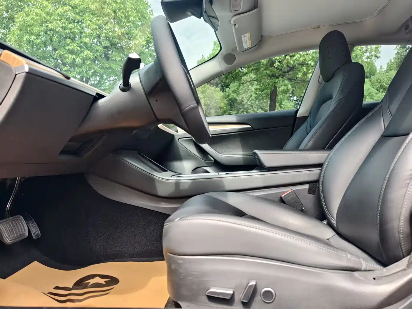 Фото 4 - Tesla Model 3