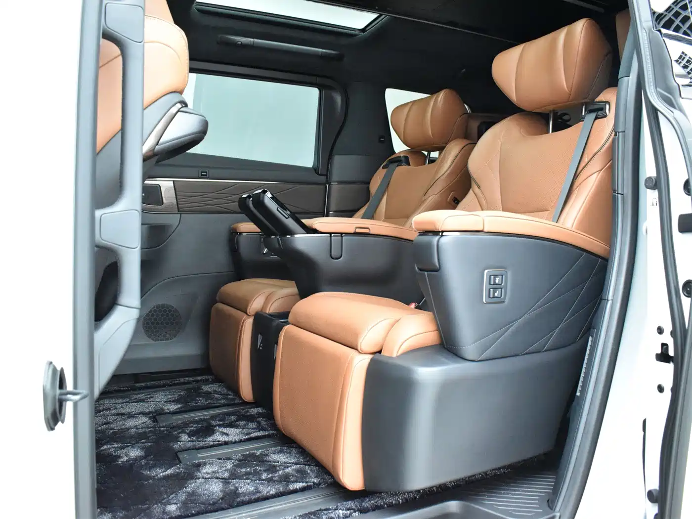 Toyota Vellfire 2026 2025 Crown Hybrid 2.5L Ink Gold Executive Edition