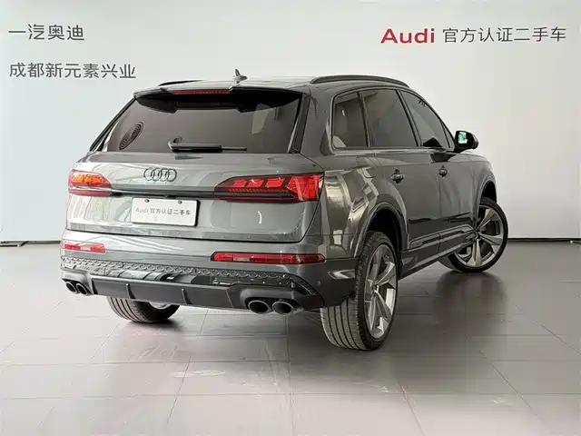 Audi SQ7 2024 4.0 TFSI — фото 4