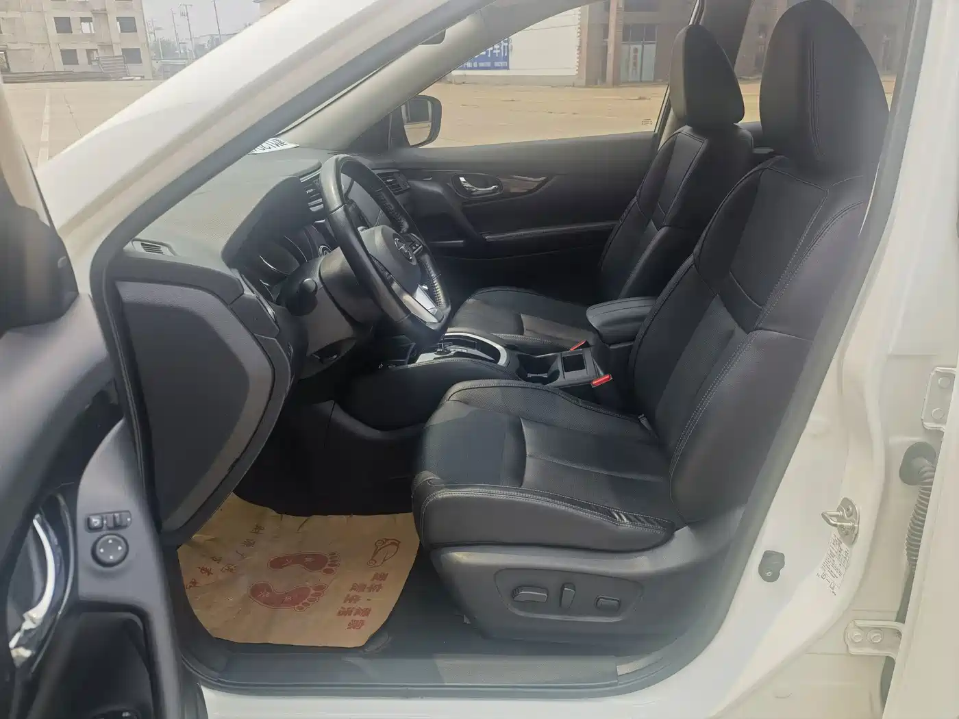 صورة 8 - Nissan X-Trail