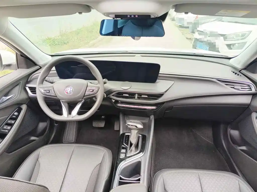Photo 12 - Buick Verano