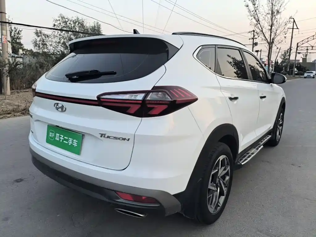 Photo 7 - Hyundai Tucson