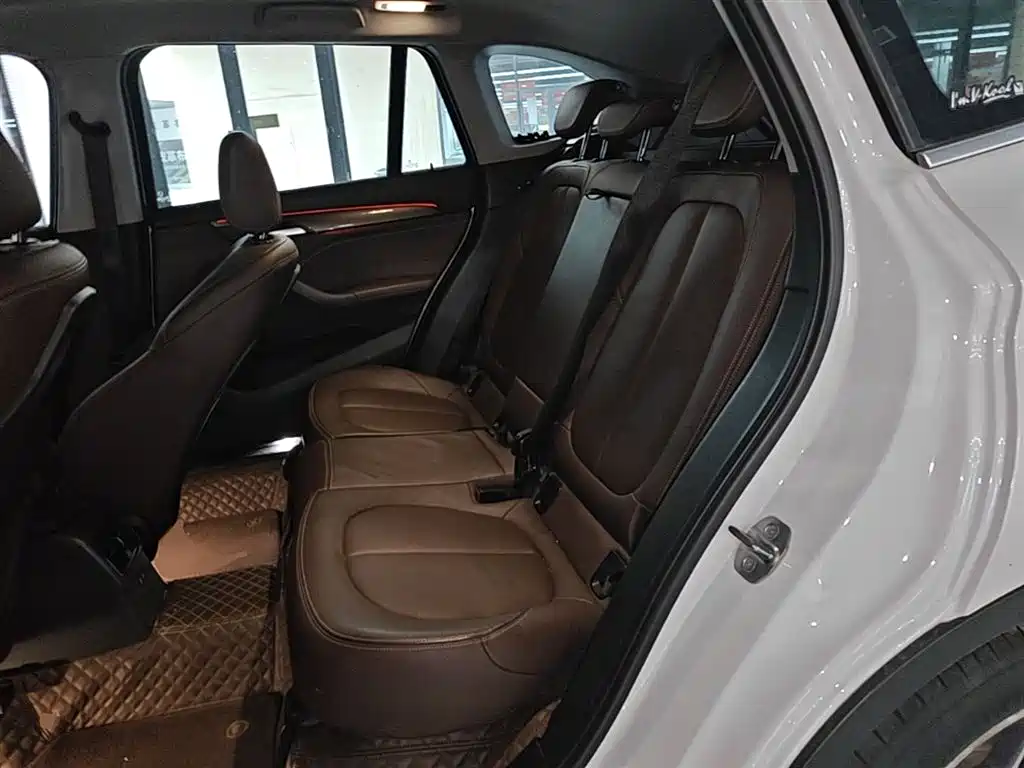 BMW X1 2019 sDrive18Li Premium Model фото 17