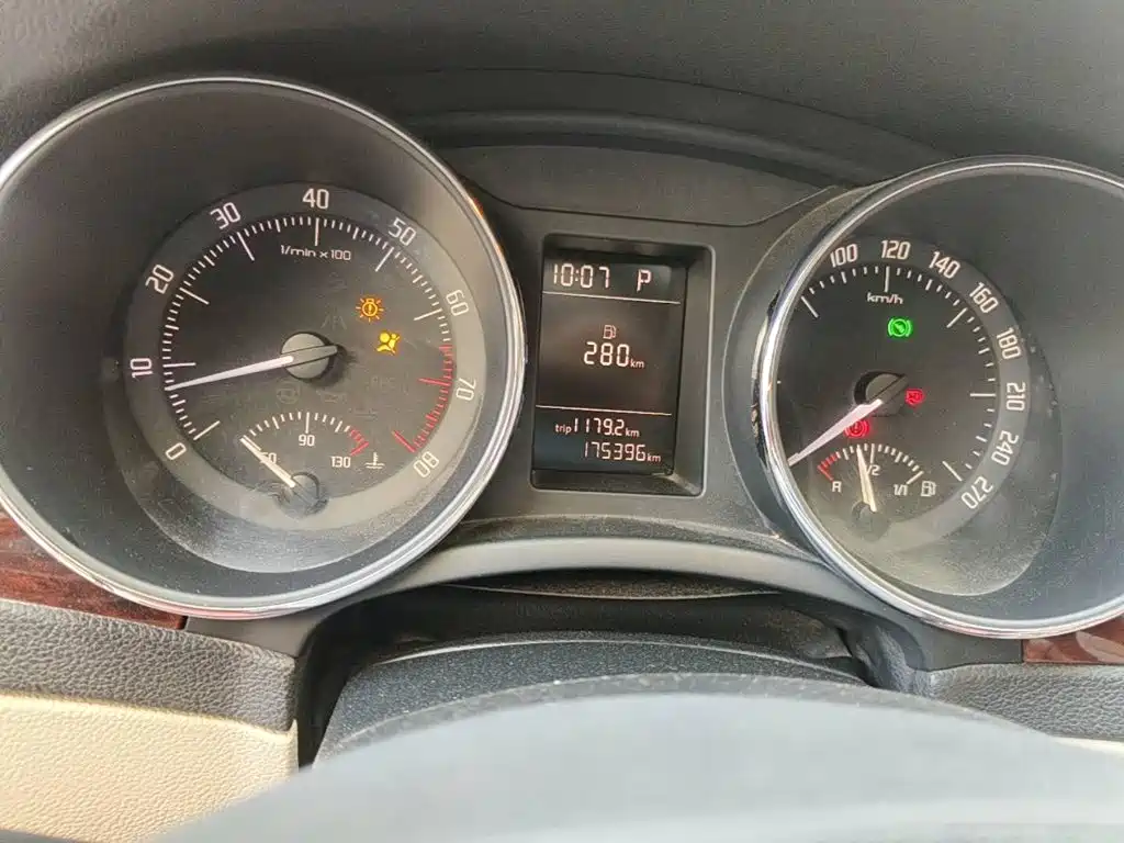 Škoda Superb 2012 2010 1.4TSI DSG Grace Edition
