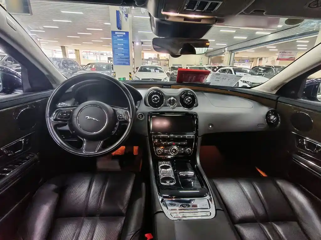 Jaguar XJ 2018 2018 XJL 3.0 SC 2WD Elegant Business Edition