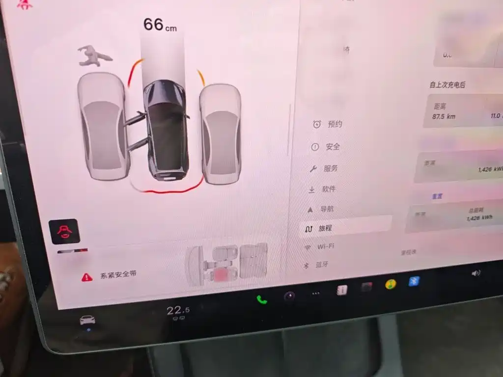 Фото 6 - Tesla Model 3