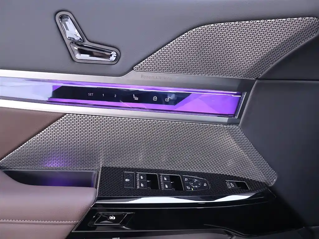 BMW 7 Series 2023 Model 735Li M Sport Package фото 17