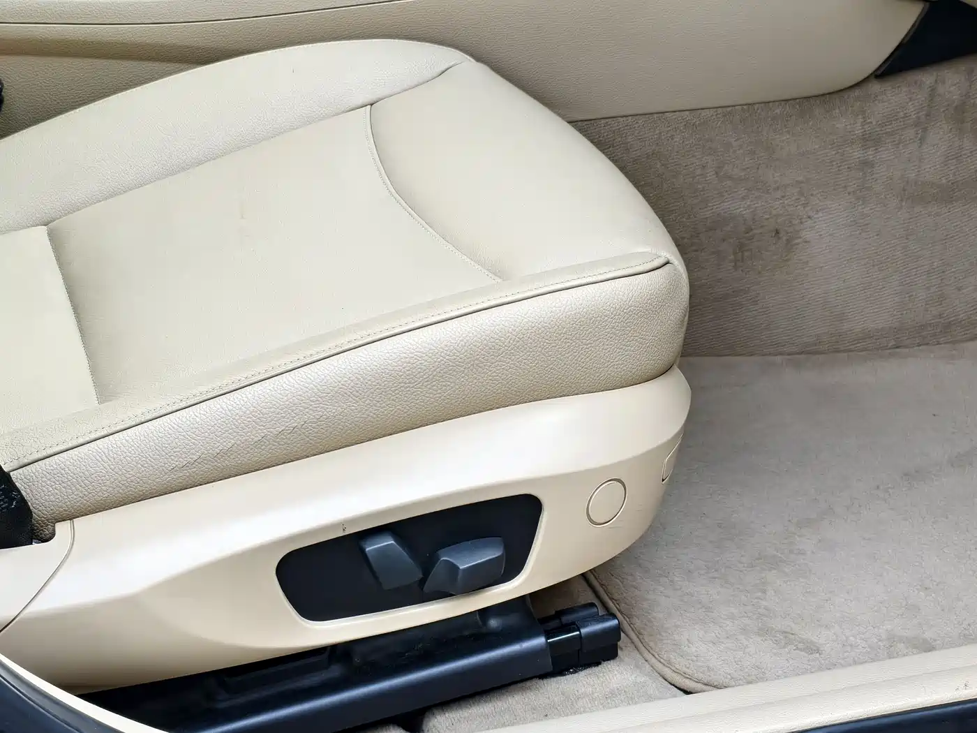 BMW X1 (Import) 2012 Model xDrive28i фото 50