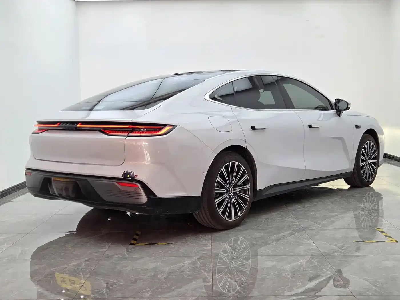 Geely Galaxy Galaxy Xingyao 8 2025 2025 130km EM-P Explorer Edition