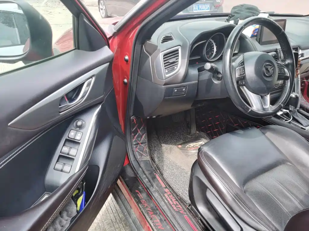 Photo 13 - Mazda CX-4
