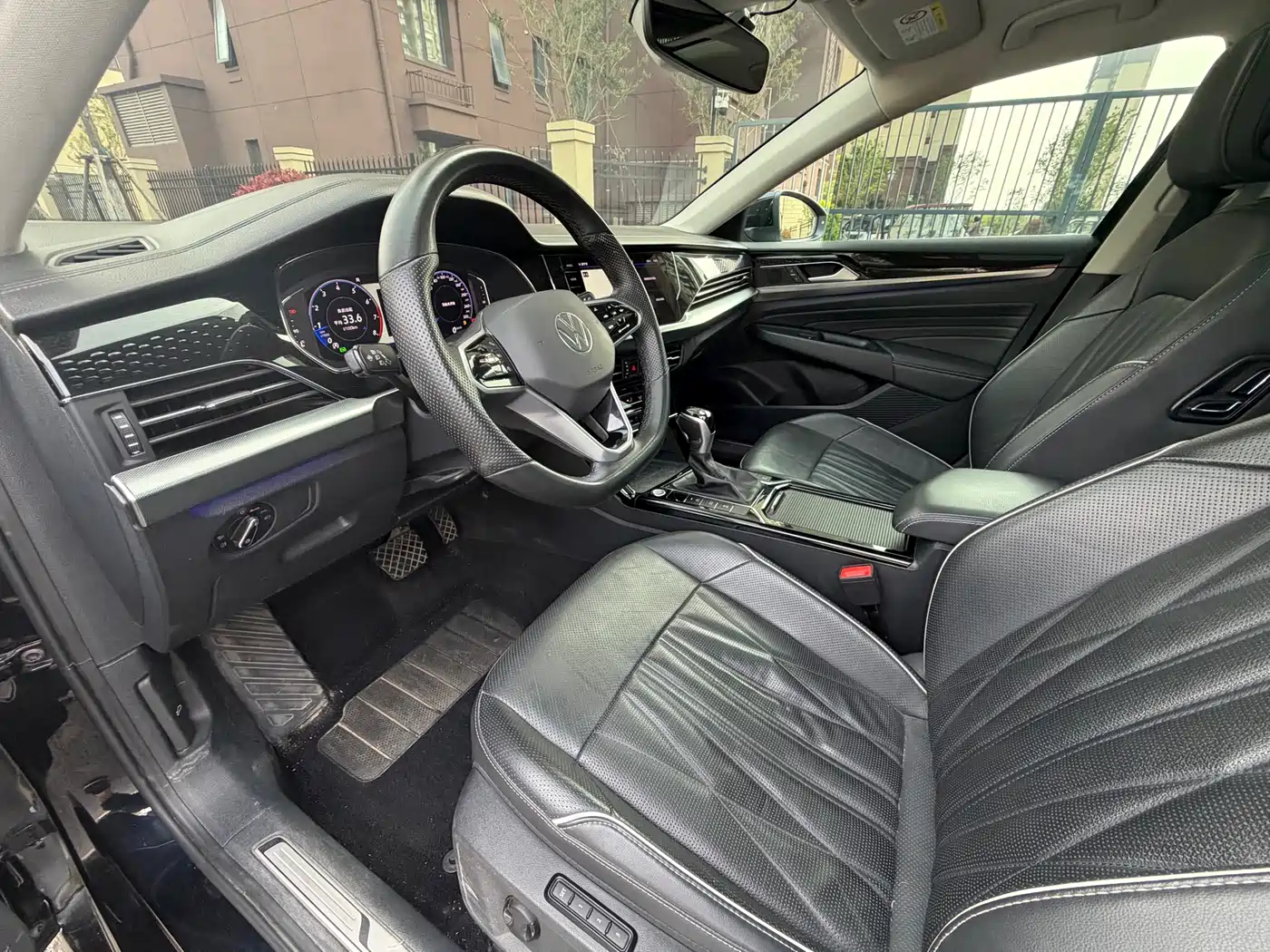 Volkswagen Passat 2023 Facelift 330TSI Luxury Edition фото 4