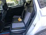 Photo 13 - Volkswagen Tiguan L