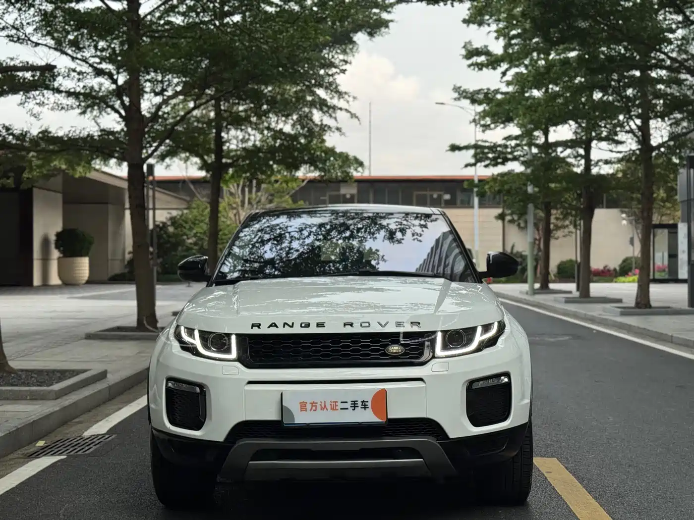 Land Rover Range Rover Evoque 2018 240PS SE Smart Edition фото 2