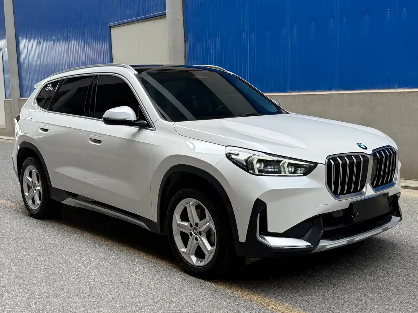 Фото 3 - BMW X1
