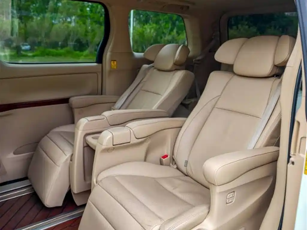 Toyota Alphard 2011 3.5L Luxury Edition фото 6