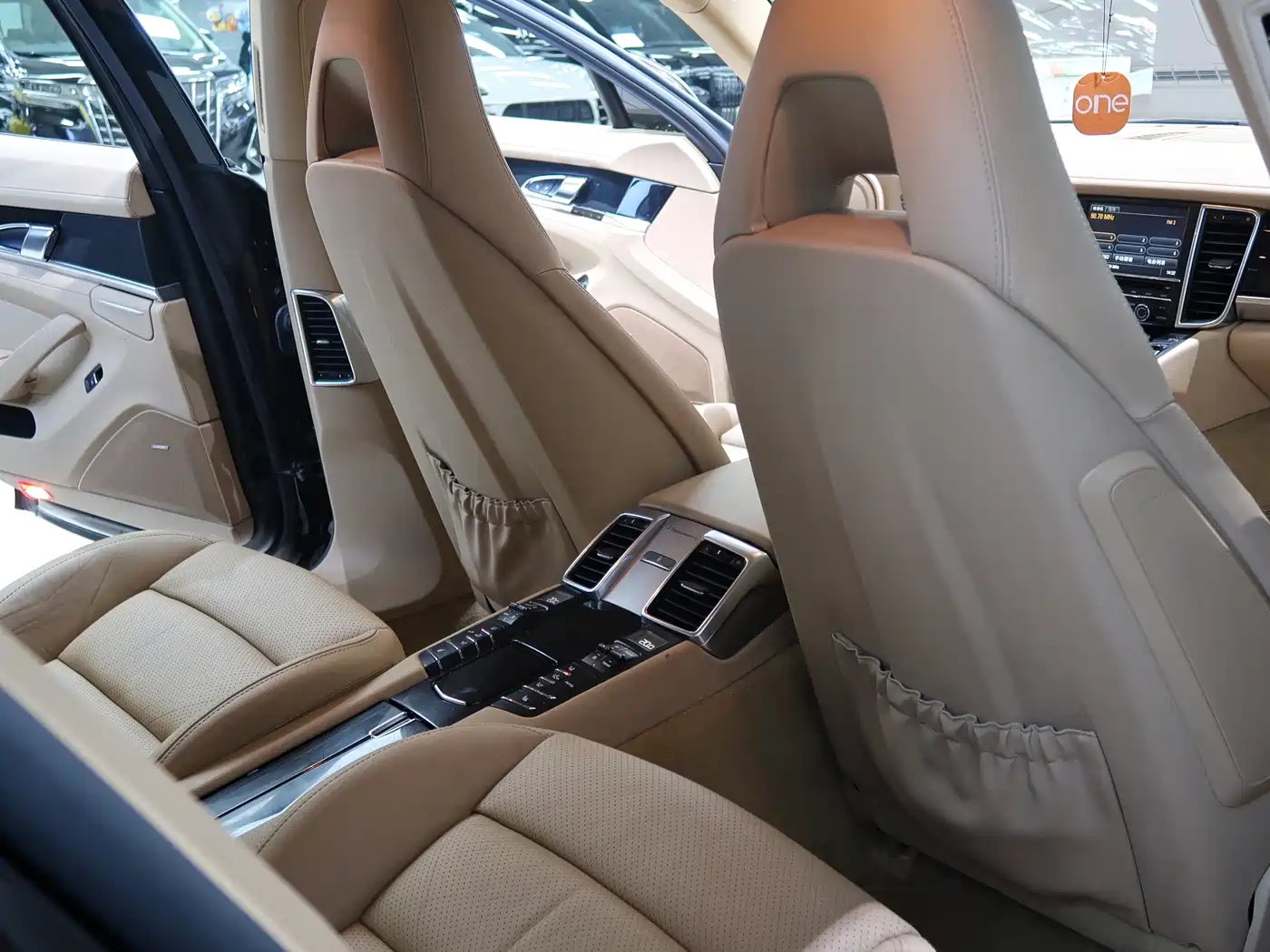 Porsche Panamera 2014 Panamera 3.0T фото 12