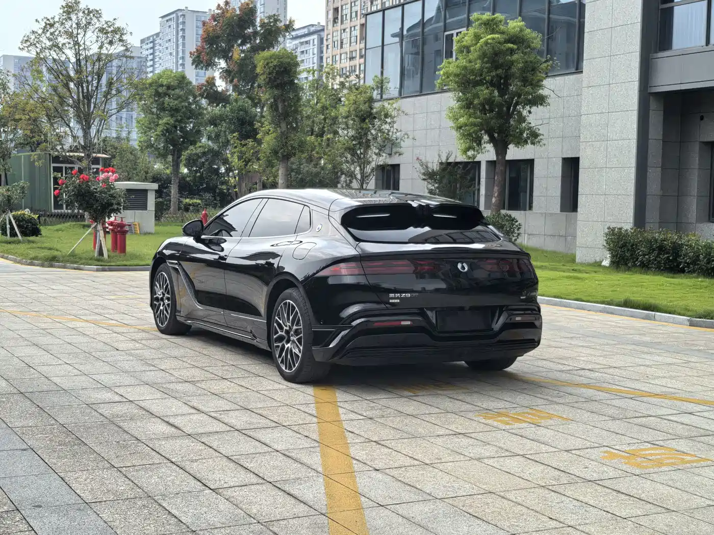 Denza Z9GT 2026 2026 Model Yi San Fang Flash Charge Honor Edition