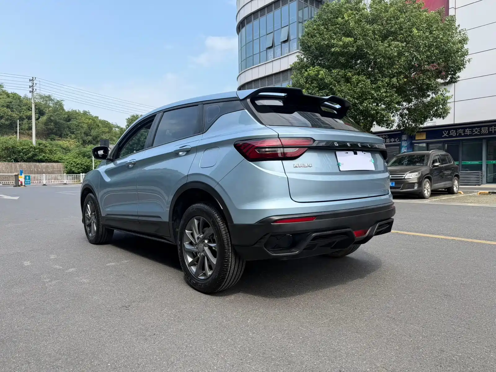 Фото 8 - Geely Coolray