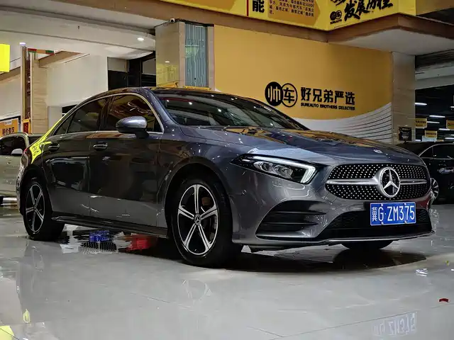 Mercedes-Benz A-Class 2022 A 200 L Sport Sedan Style — фото 3