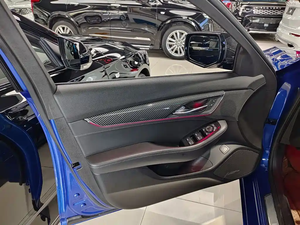 Фото 6 - Cadillac CT5
