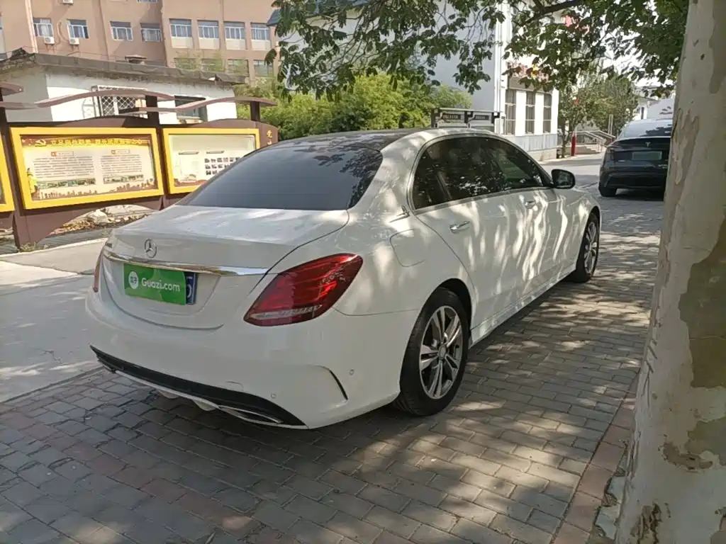 Фото 7 - Mercedes-Benz C-Class