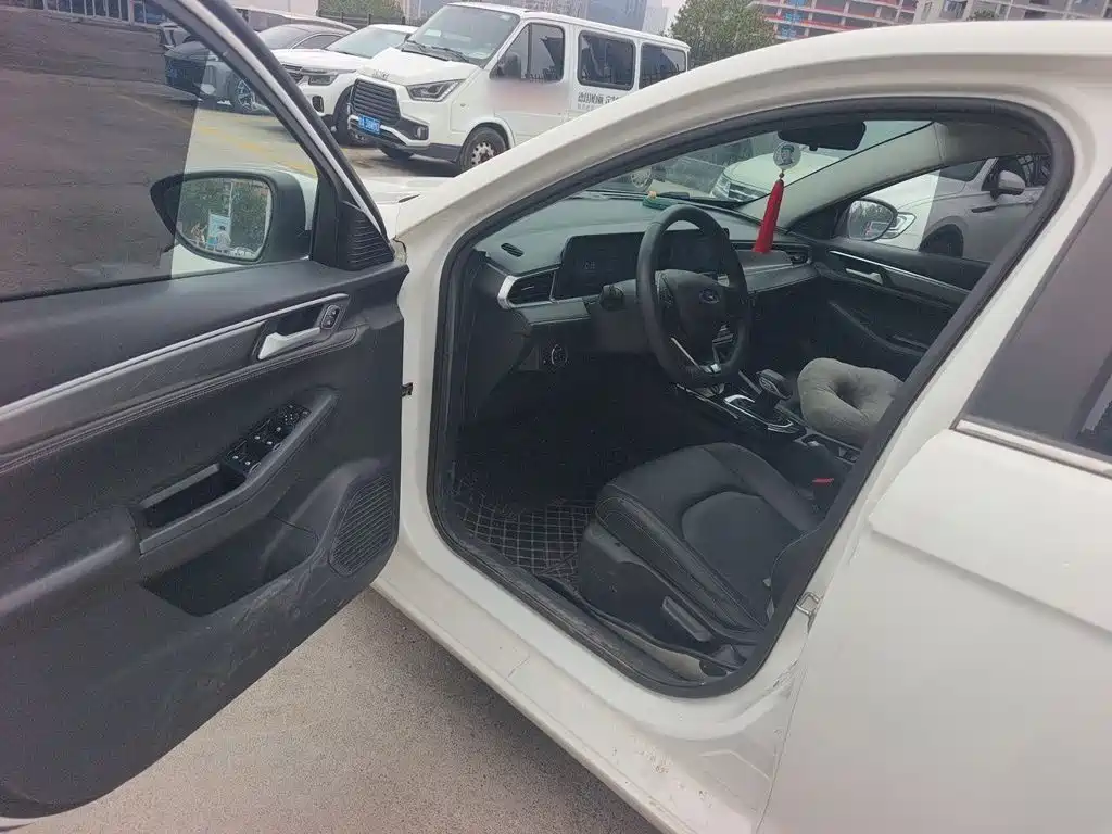 Ford Escort 2022 2021 1.5L Automatic Diamond Edition
